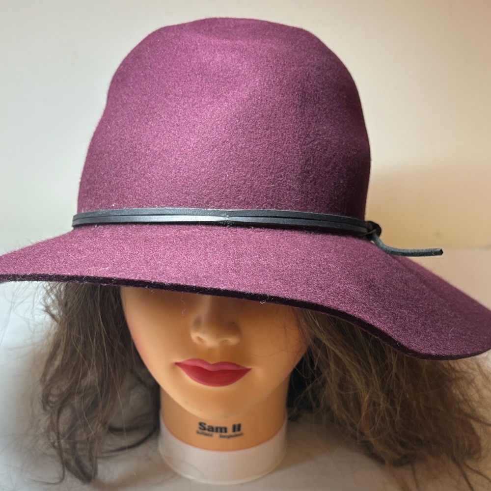 Saks Fifth Avenue Deep Plum Wool and Leather Band Hat One Size